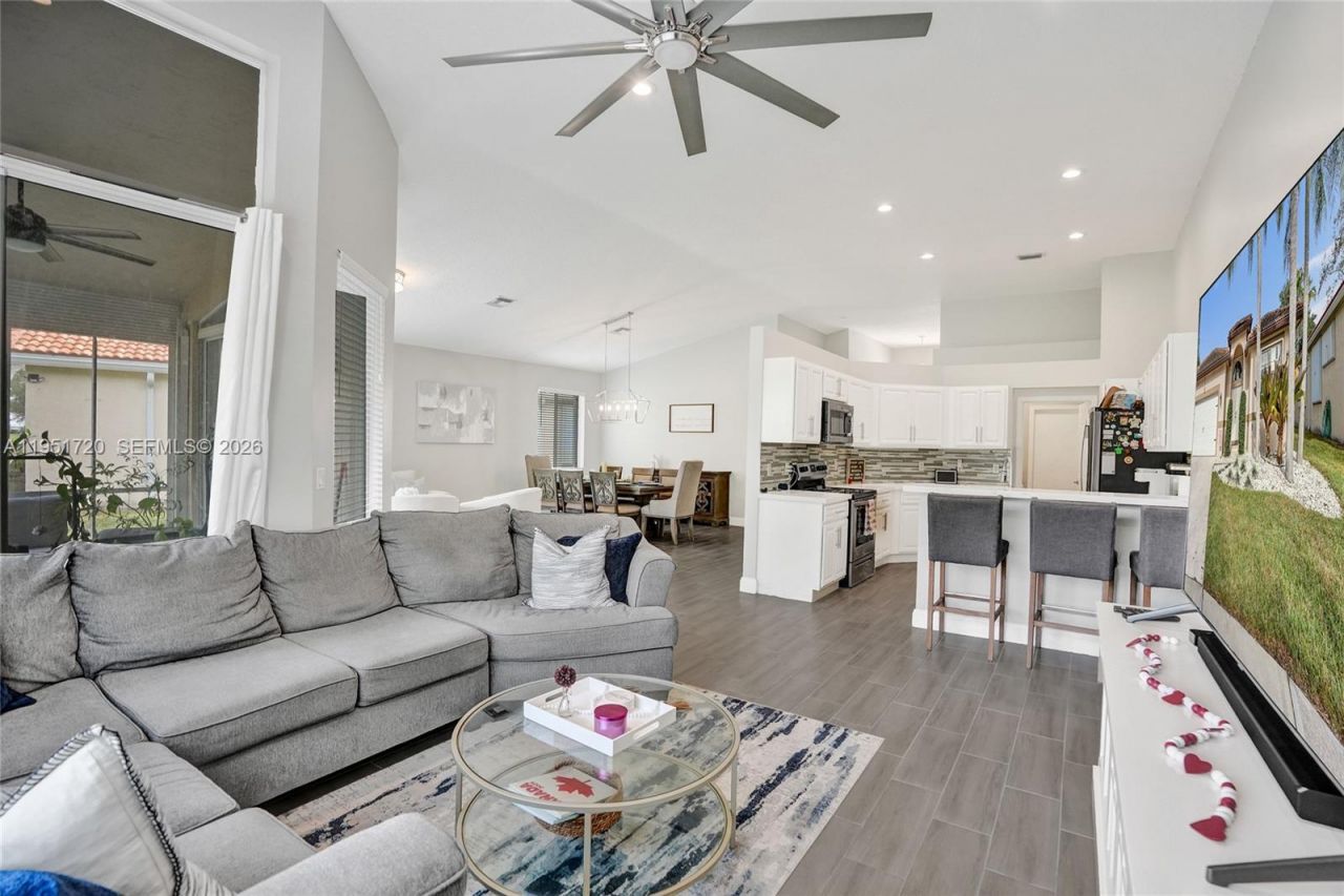 8795 NW 76th Pl, Tamarac, FL 33321 Photo