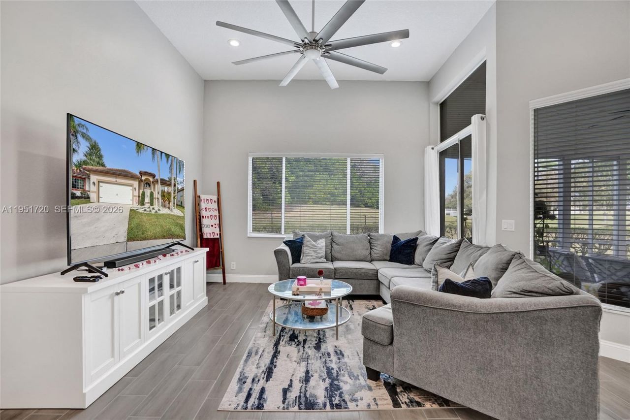 8795 NW 76th Pl, Tamarac, FL 33321 Photo