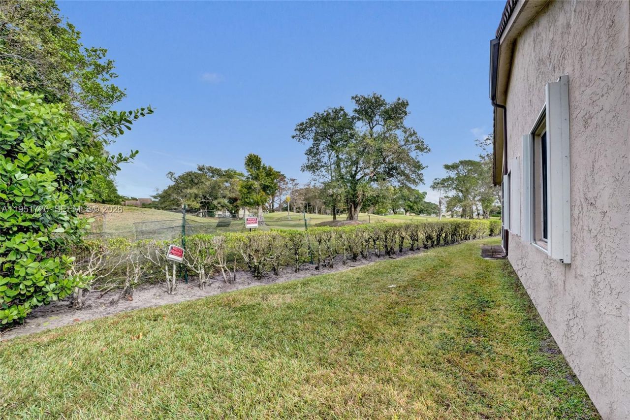 8795 NW 76th Pl, Tamarac, FL 33321 Photo