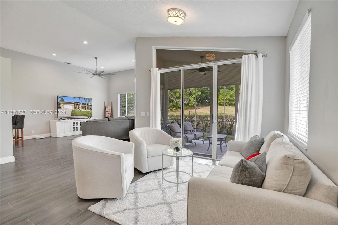 8795 NW 76th Pl, Tamarac, FL 33321 Photo