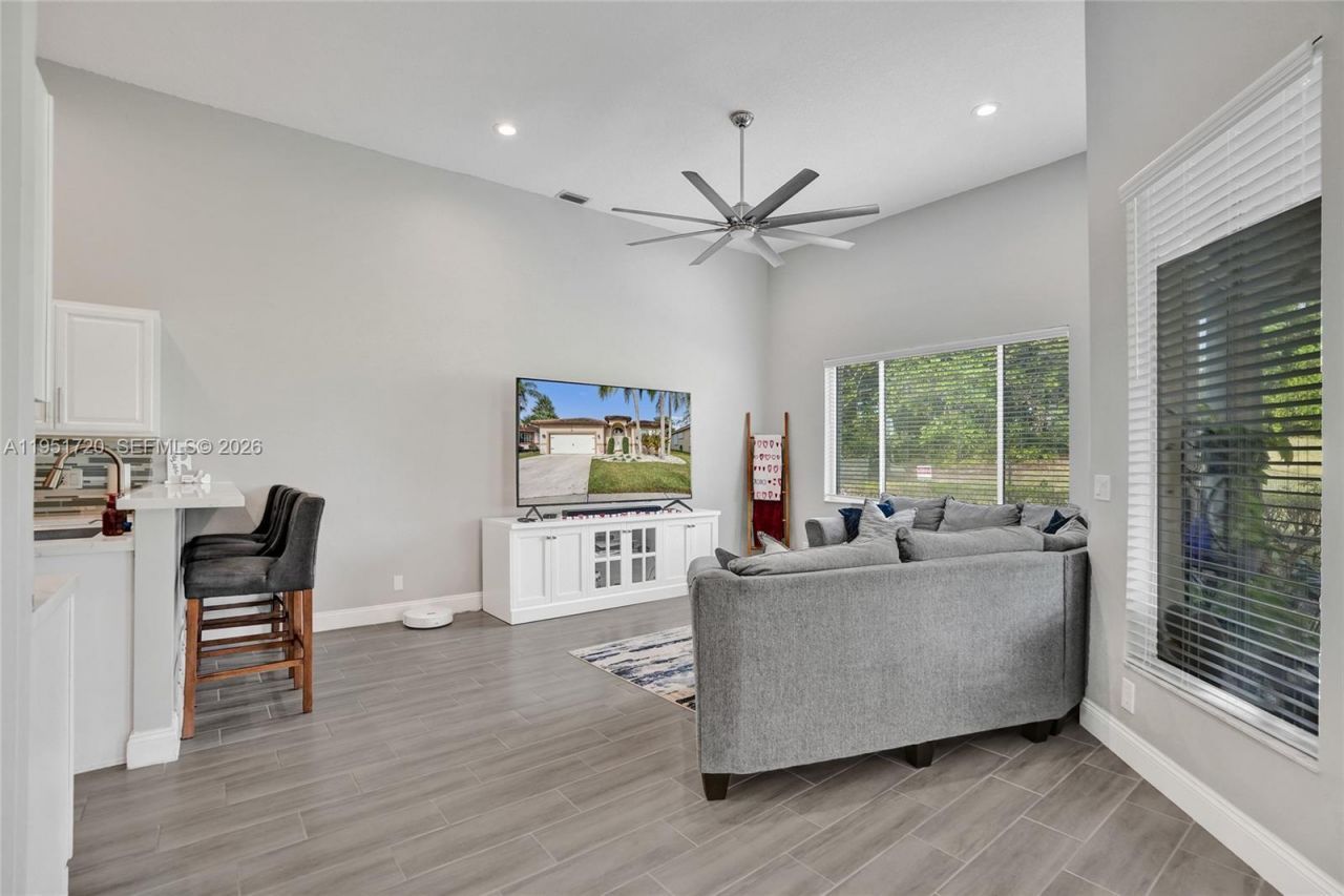 8795 NW 76th Pl, Tamarac, FL 33321 Photo