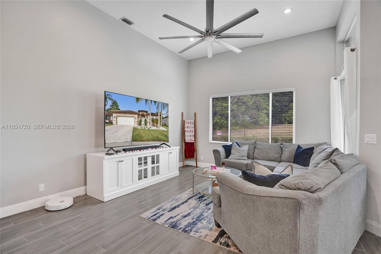 8795 NW 76th Pl, Tamarac, FL 33321 Photo