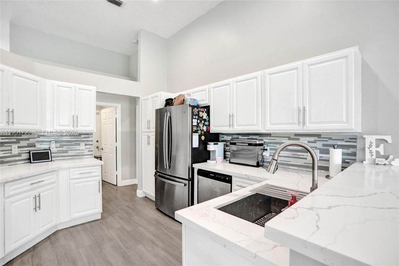 8795 NW 76th Pl, Tamarac, FL 33321 Photo