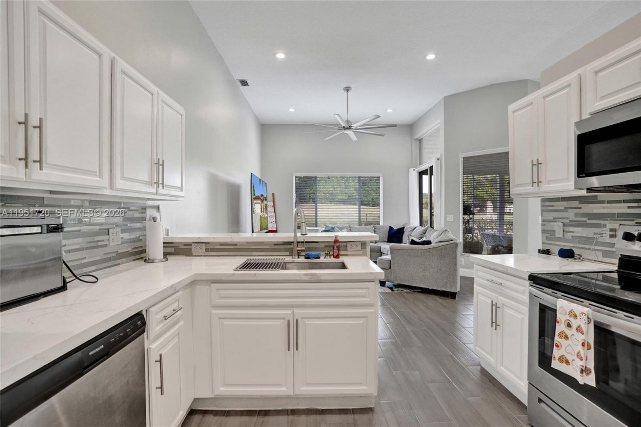 8795 NW 76th Pl, Tamarac, FL 33321 Photo