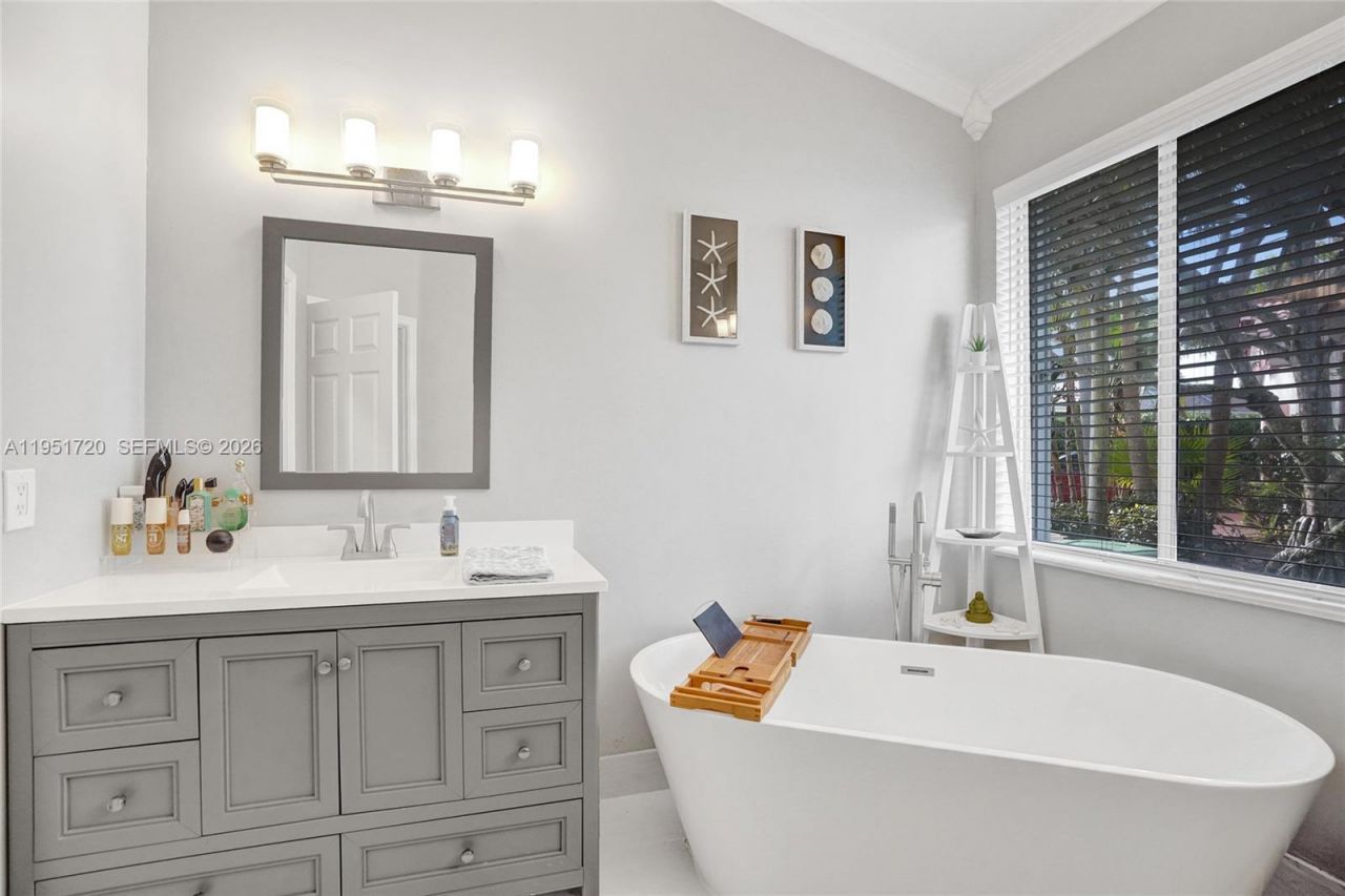 8795 NW 76th Pl, Tamarac, FL 33321 Photo