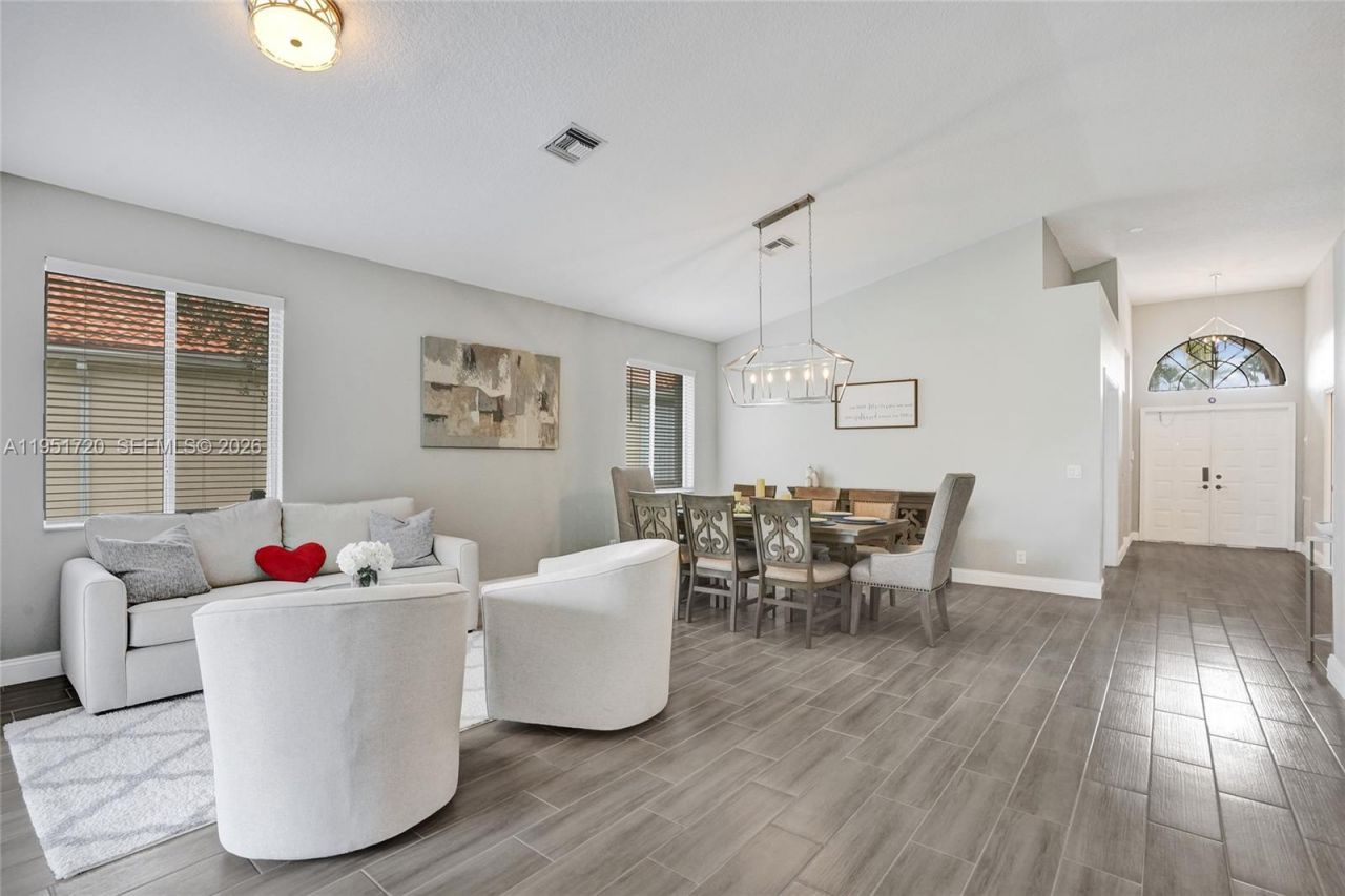 8795 NW 76th Pl, Tamarac, FL 33321 Photo