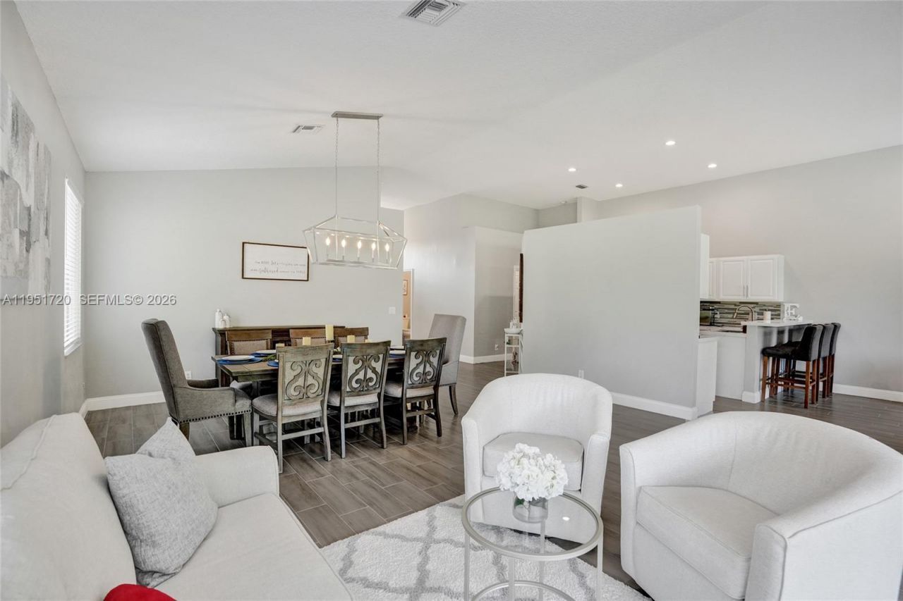 8795 NW 76th Pl, Tamarac, FL 33321 Photo