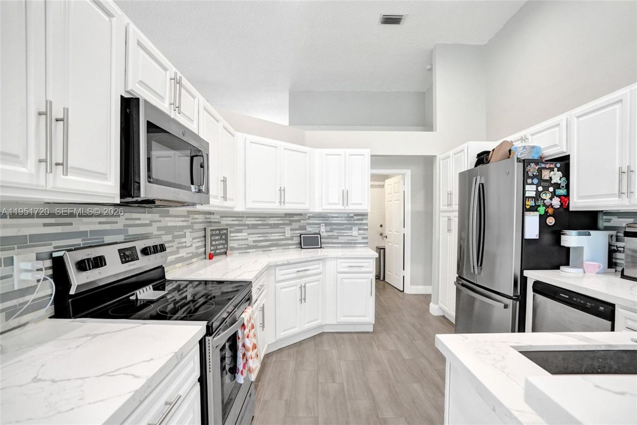 8795 NW 76th Pl, Tamarac, FL 33321 Photo