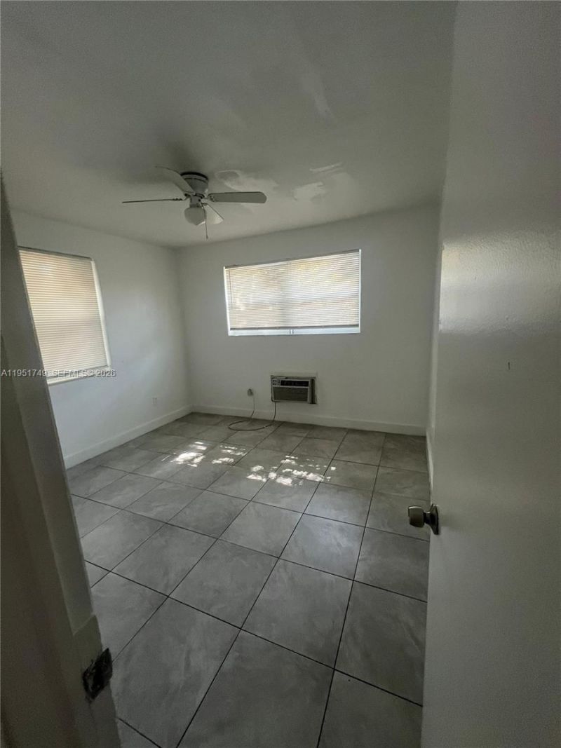 16031 NE 18th Pl, Unit 1B, North Miami Beach, FL 33162 Photo