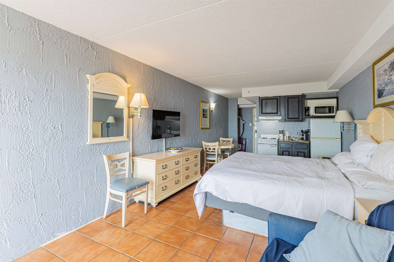 1207 S Ocean Blvd. Photo 10