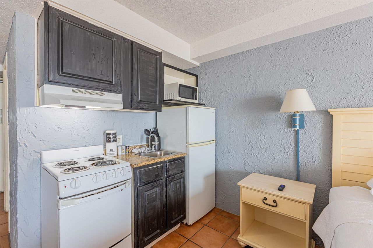 1207 S Ocean Blvd. Photo 4