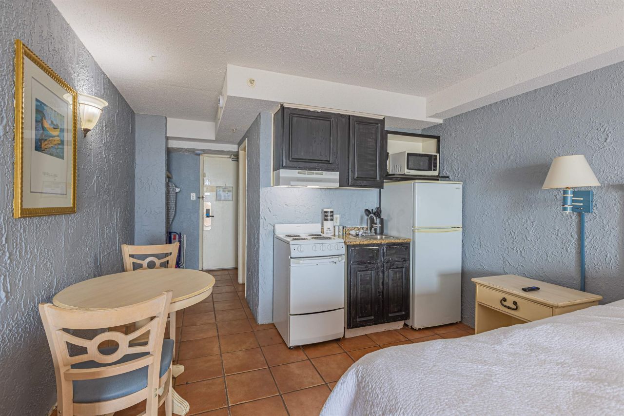 1207 S Ocean Blvd. Photo 6