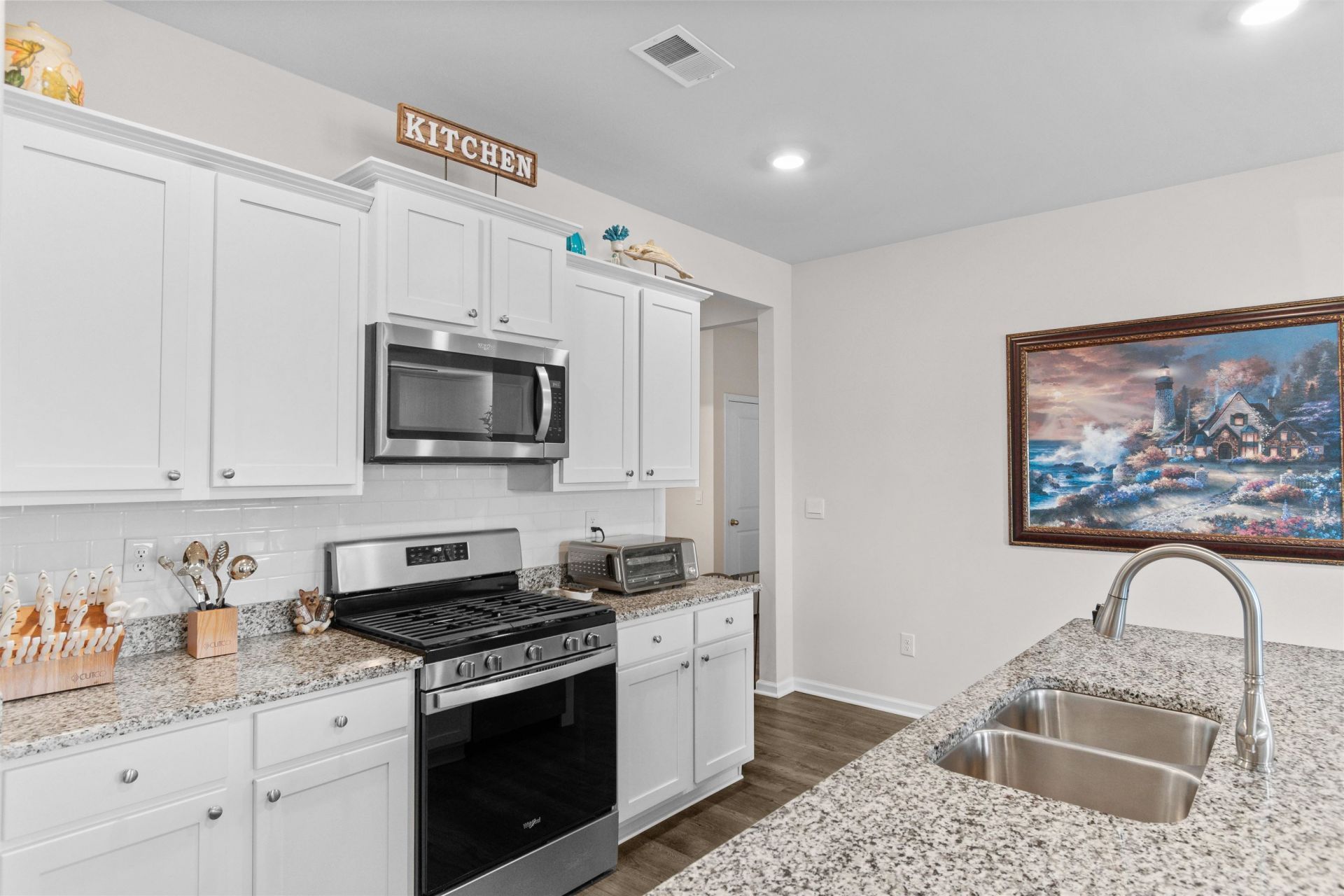2140 Ainsley Dr. Photo 4