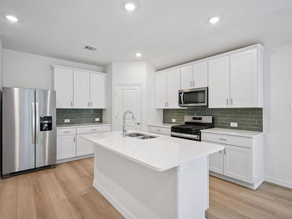 6624 Creek Edge Circle, Fort Worth, TX 76036