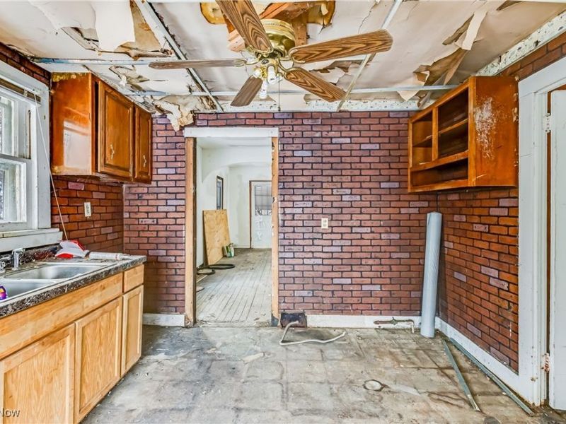 442 7th Street SW, Warren, OH 44485 Photo 2