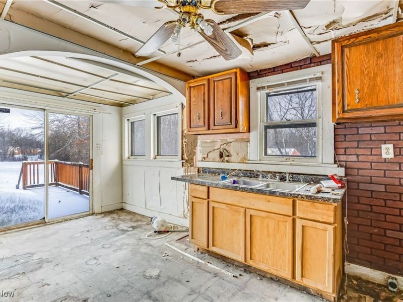 442 7th Street SW, Warren, OH 44485 Photo 4