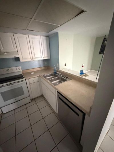 1531 SE Royal Green Cir, Unit 107, Port Saint Lucie, FL 34952 Photo