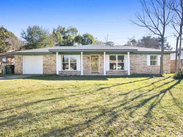 1231 Ft Smith Cir, Pensacola, FL 32505