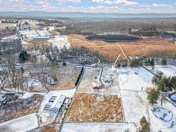 33 Hibler Rd, Green, NJ 07860