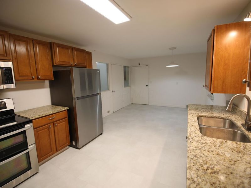 3191 E Broad Street, Columbus, OH 43209 Photo 18