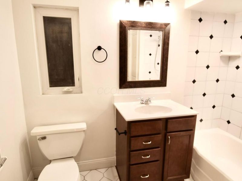 3191 E Broad Street, Columbus, OH 43209 Photo 4