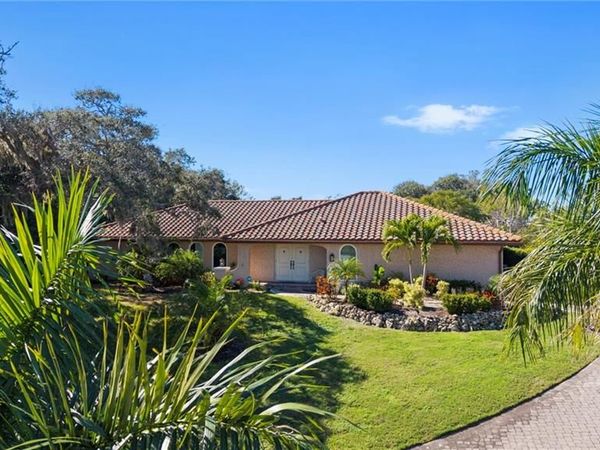 810 Scott DR, MARCO ISLAND, FL 34145