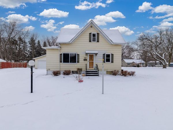 627 S Litchfield Avenue, Litchfield, MN 55355