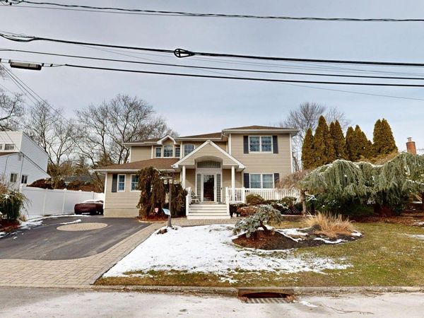 6 Bea Street, Lake Grove, NY 11755