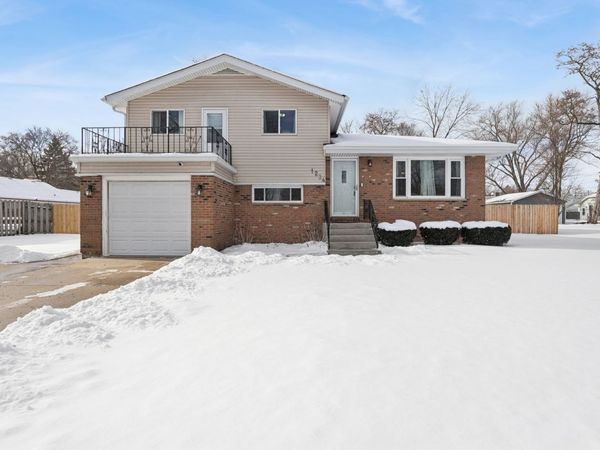 1234 Fulton Avenue, Winthrop Harbor, IL 60096