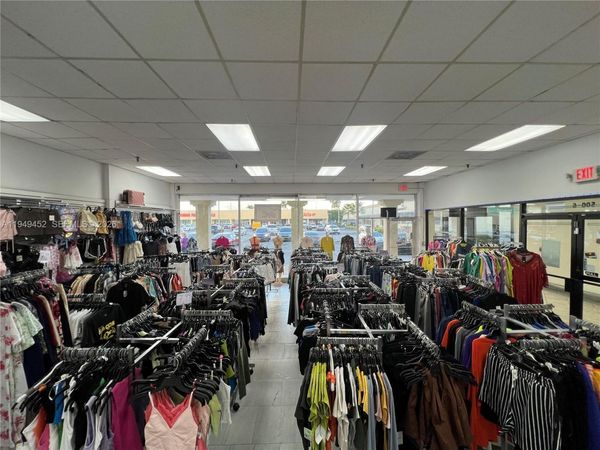 500 W 49th St, Hialeah, FL 33012