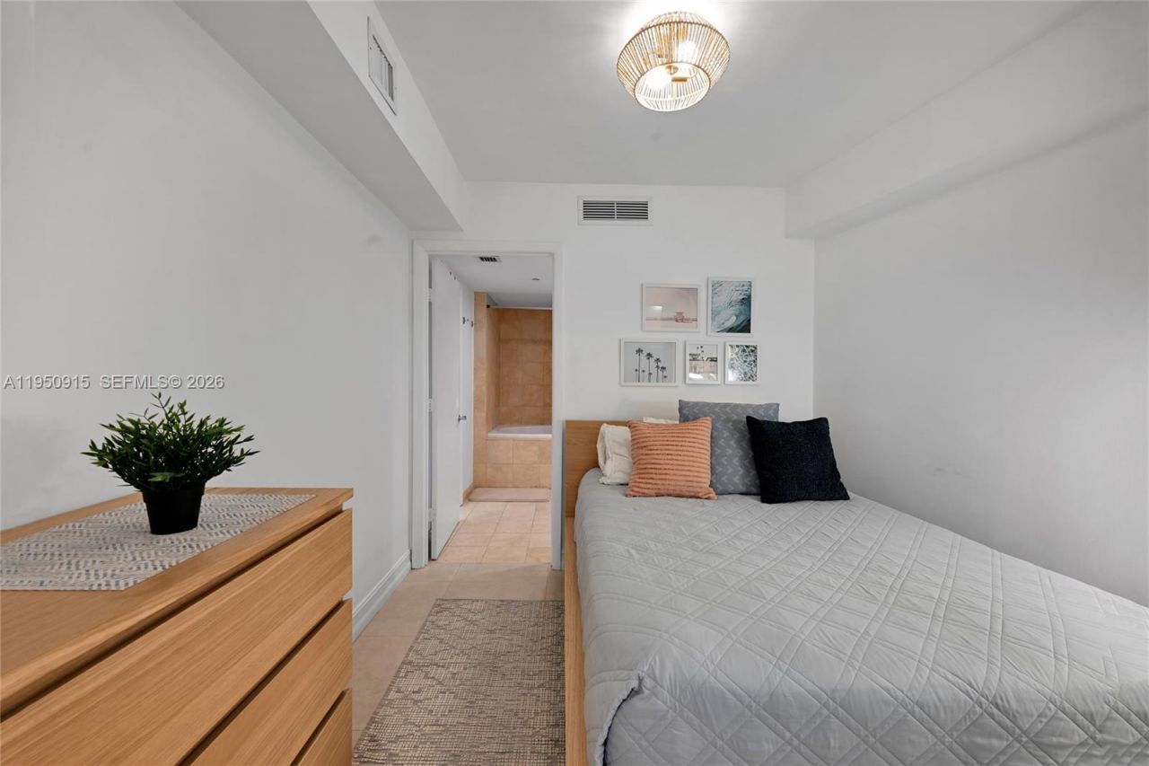 1800 S Ocean Dr , Unit 809, Hallandale Beach, FL 33009 Photo