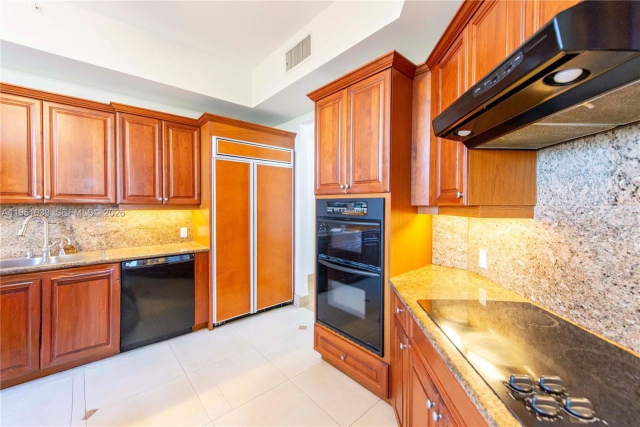 626 Coral Way, Unit 604, Coral Gables, FL 33134 Photo