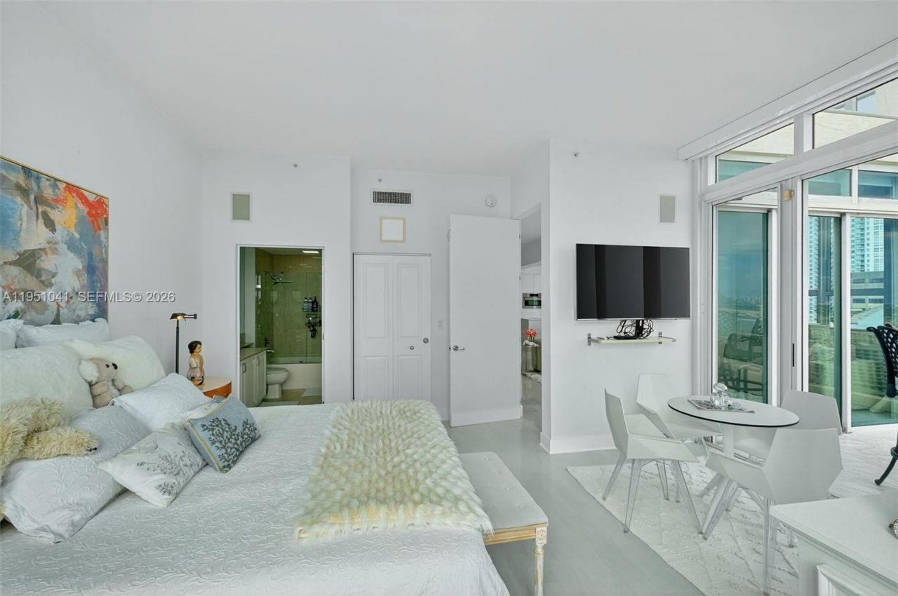 1155 Brickell Bay Dr, Unit PH210, Miami, FL 33131 Photo