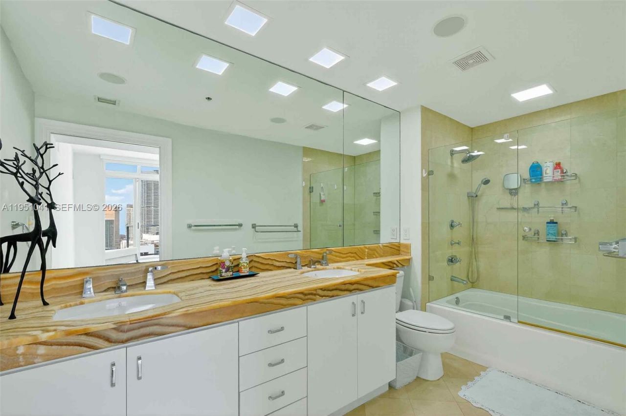 1155 Brickell Bay Dr, Unit PH210, Miami, FL 33131 Photo