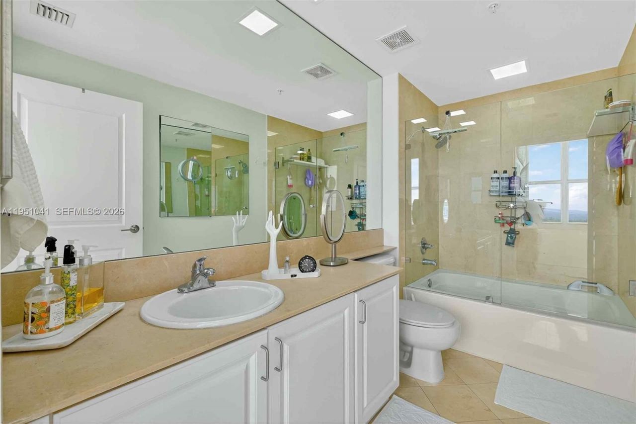 1155 Brickell Bay Dr, Unit PH210, Miami, FL 33131 Photo