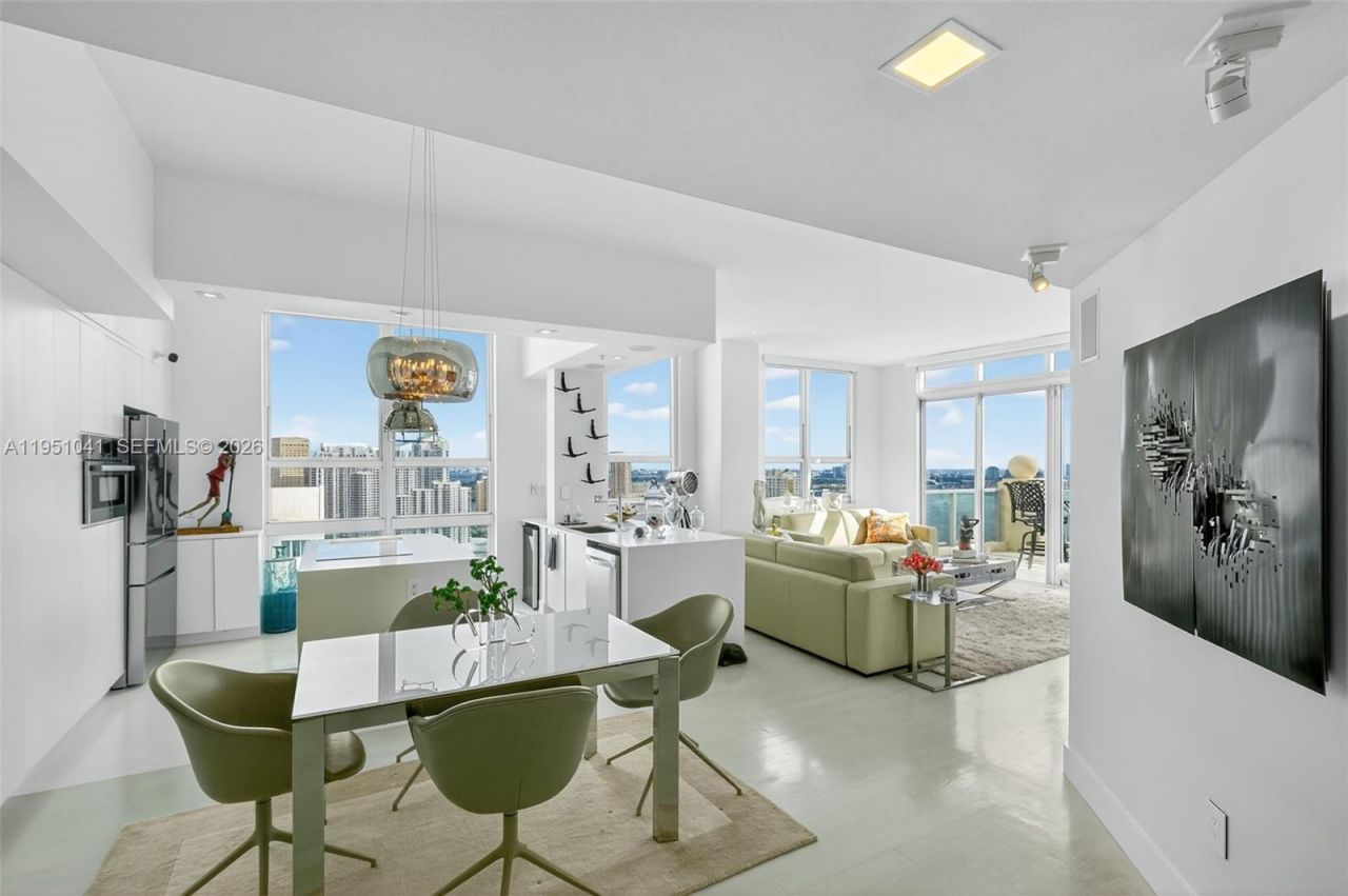 1155 Brickell Bay Dr, Unit PH210, Miami, FL 33131 Photo