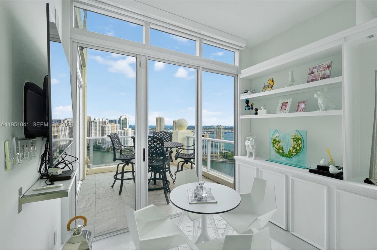 1155 Brickell Bay Dr, Unit PH210, Miami, FL 33131 Photo