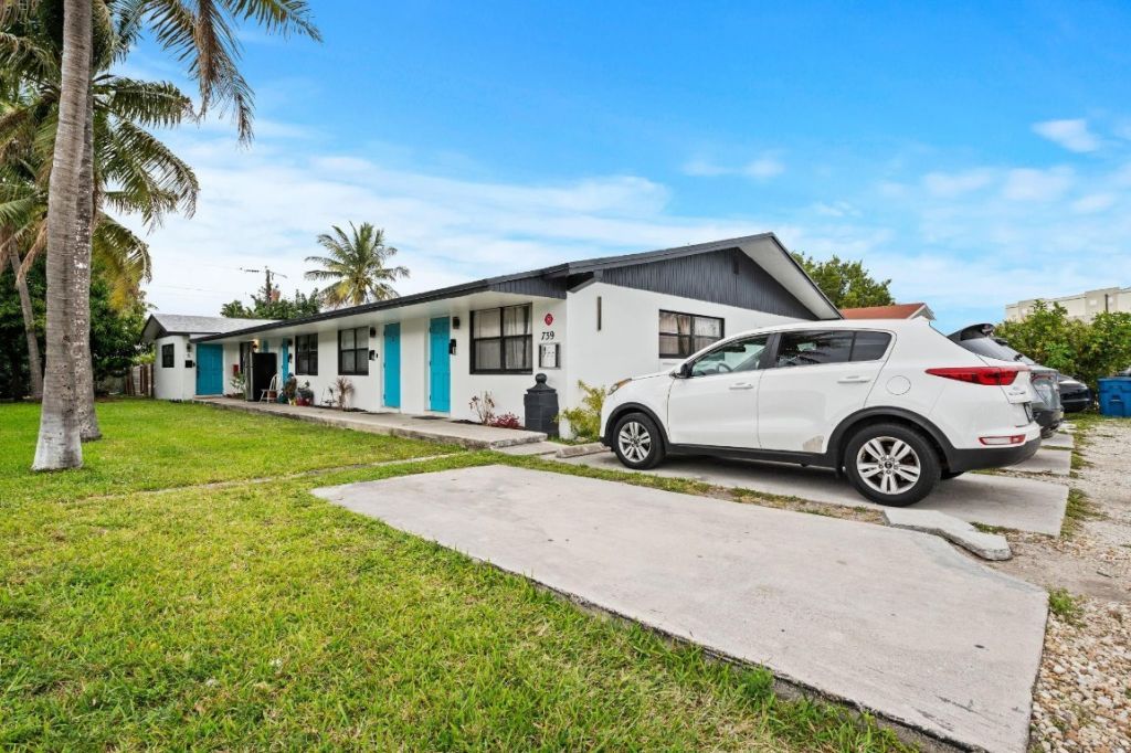 739 NE 13th Court, Fort Lauderdale, FL 33304 Photo
