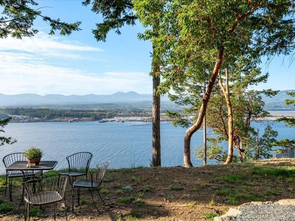 1306 Harrison Way, Gabriola Island, BC V0R 1X2