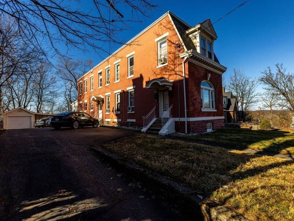 2963 Deckebach Avenue, Cincinnati, OH 45220