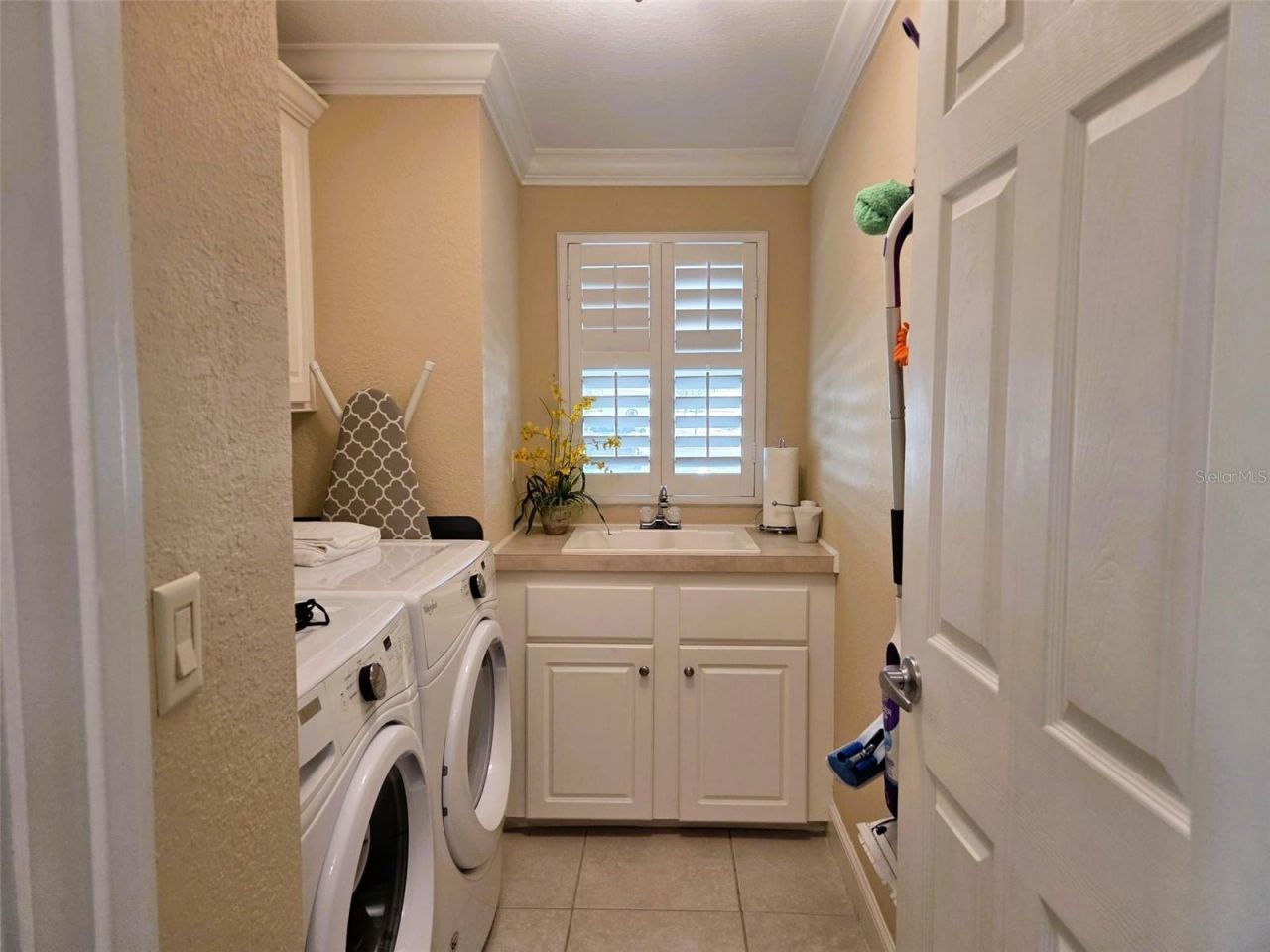 3213 Pink Oak Terrace, Sarasota, FL 34237 Photo