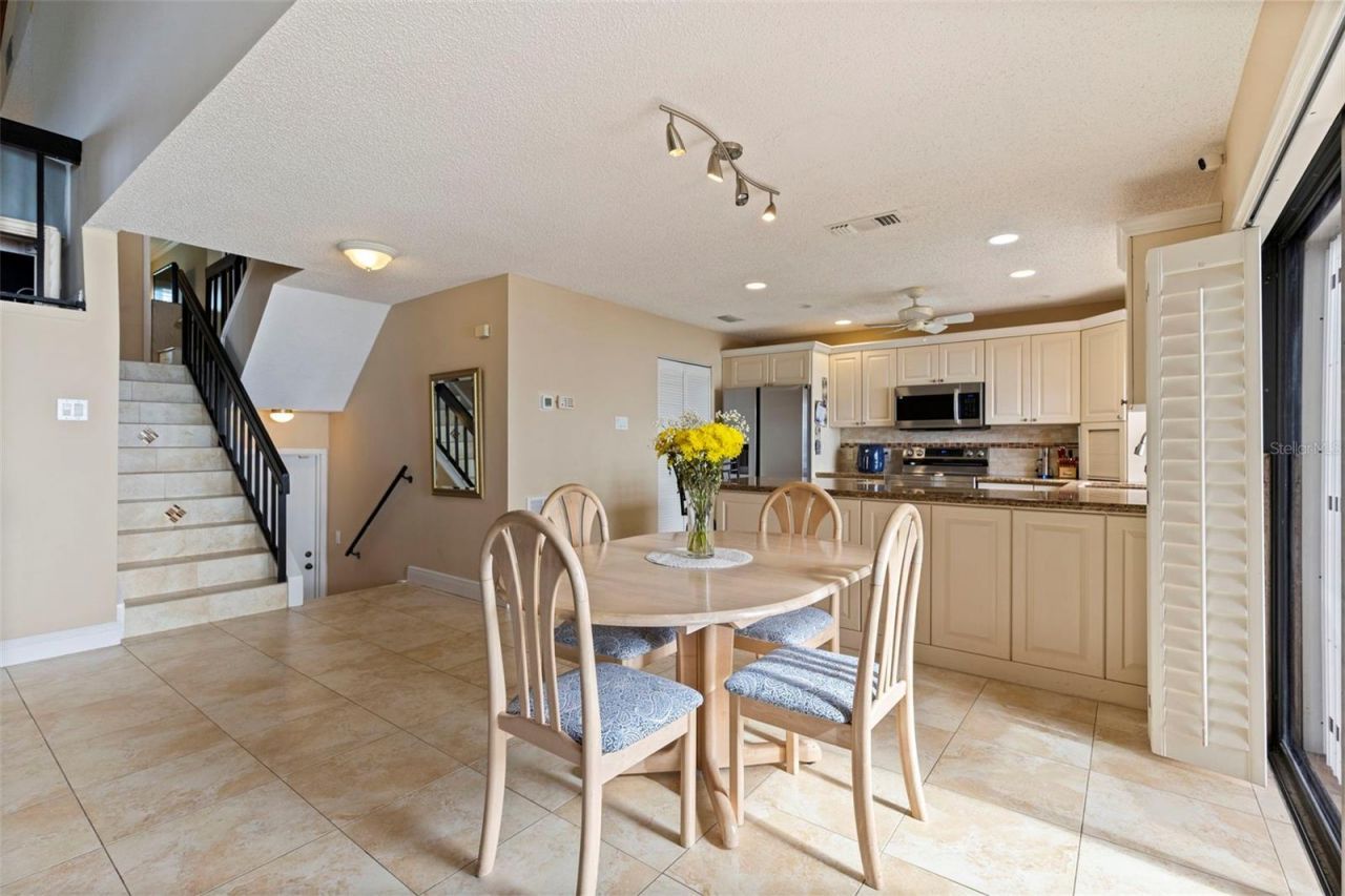 5668 Escondida Boulevard S, Saint Petersburg, FL 33715 Photo