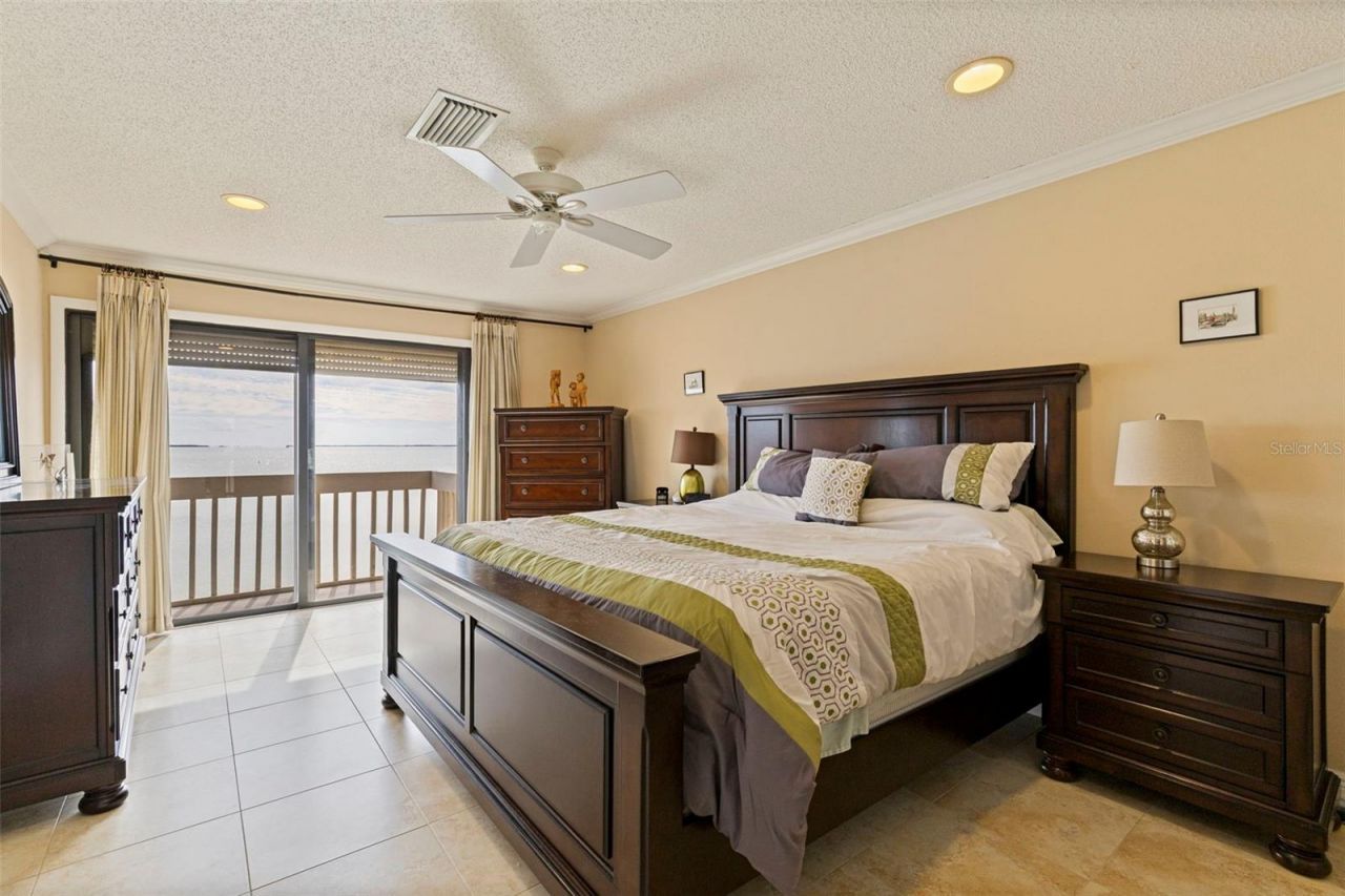 5668 Escondida Boulevard S, Saint Petersburg, FL 33715 Photo