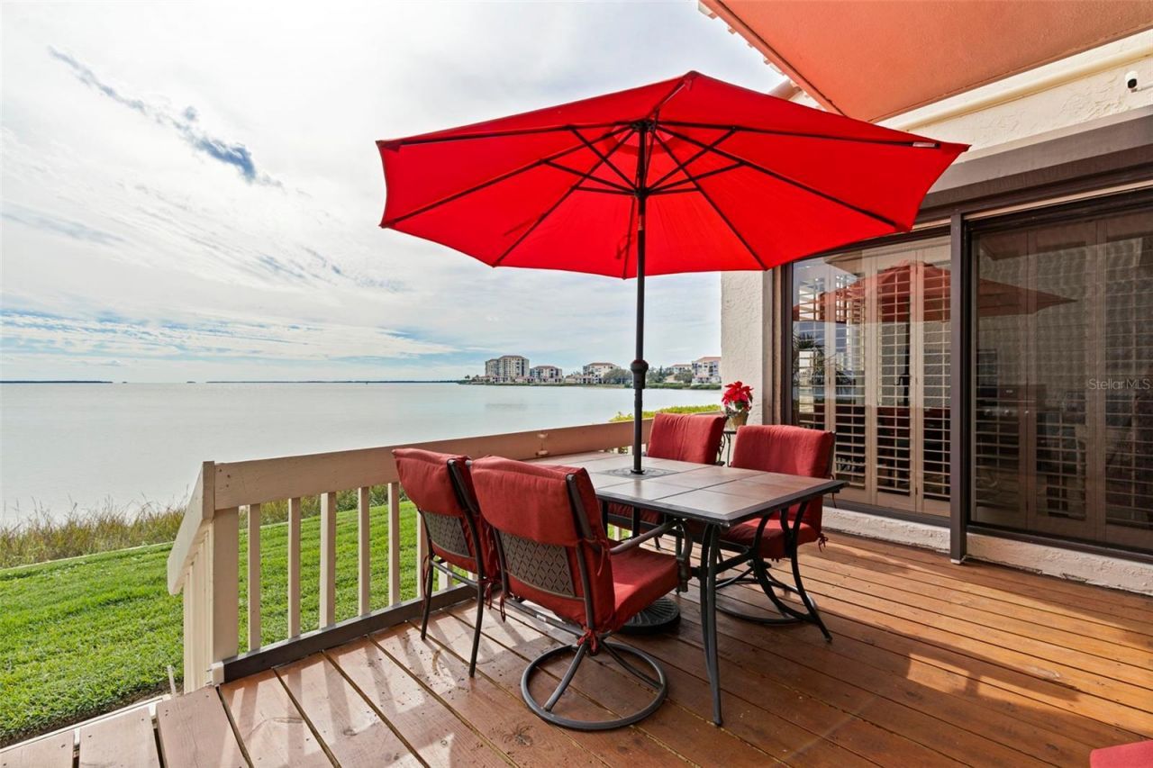 5668 Escondida Boulevard S, Saint Petersburg, FL 33715 Photo