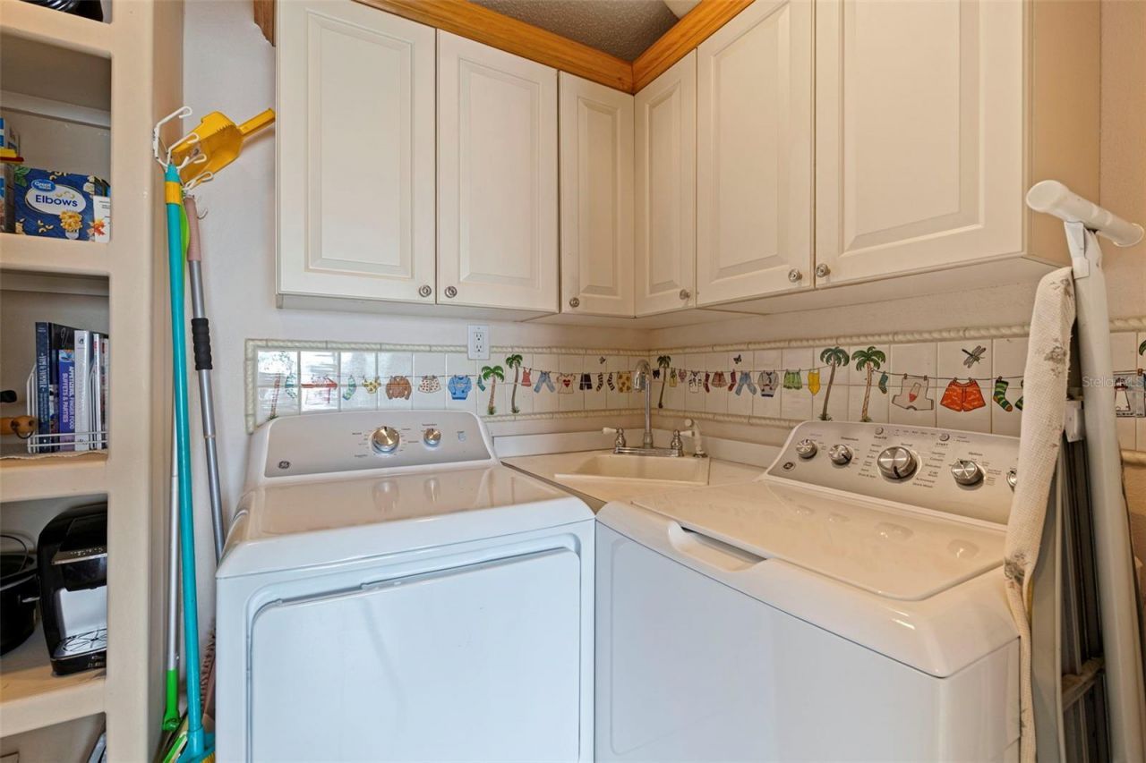 5668 Escondida Boulevard S, Saint Petersburg, FL 33715 Photo