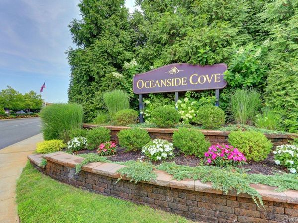 100 Daly Boulevard, Unit 2803, Oceanside, NY 11572