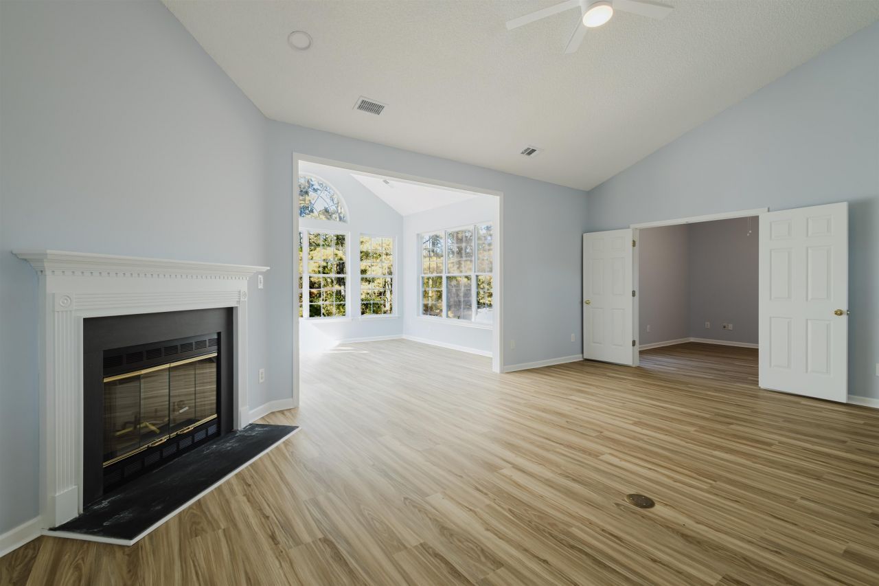 6011 Mossy Oaks Dr. Photo 10