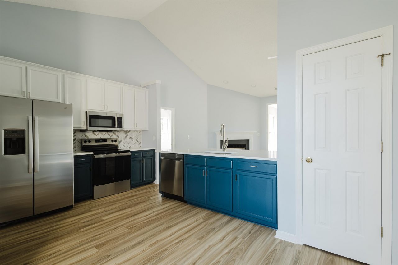 6011 Mossy Oaks Dr. Photo 16