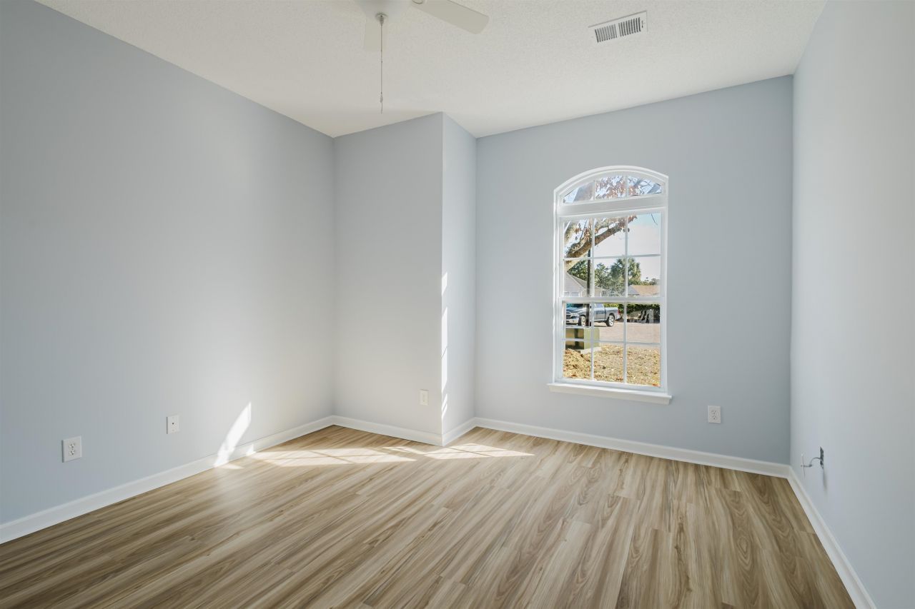 6011 Mossy Oaks Dr. Photo 21