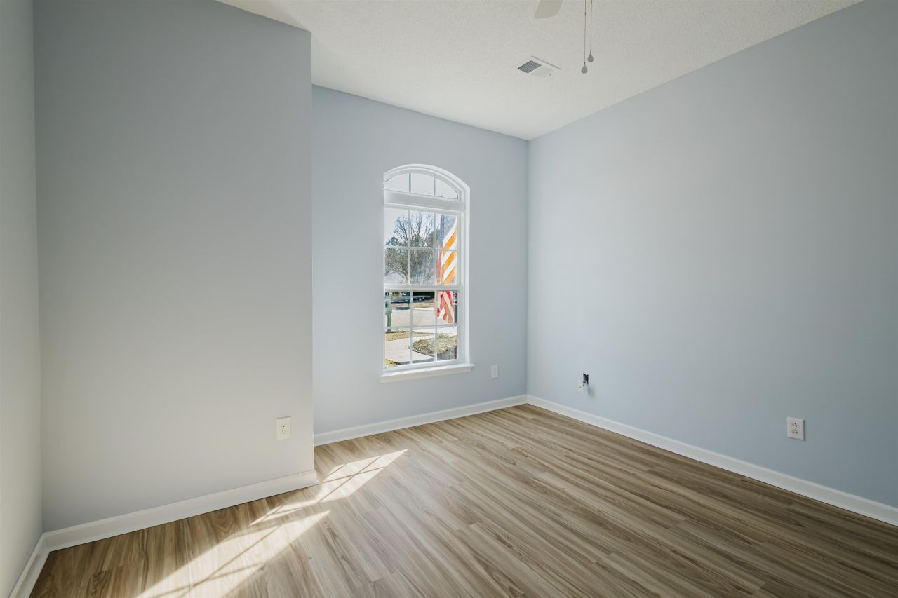 6011 Mossy Oaks Dr. Photo 22